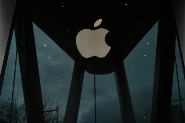 Introducing the M1 Pro and M1 Max, Apple’s most powerful chips yet.